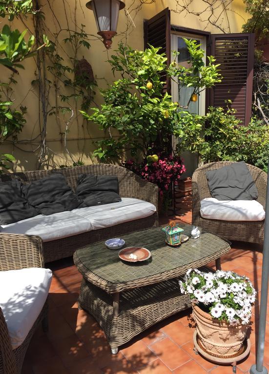 Terrazza Duomo Bed & Breakfast Наполи Екстериор снимка