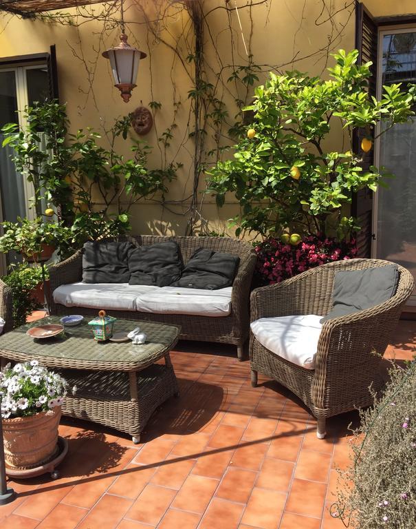 Terrazza Duomo Bed & Breakfast Наполи Екстериор снимка