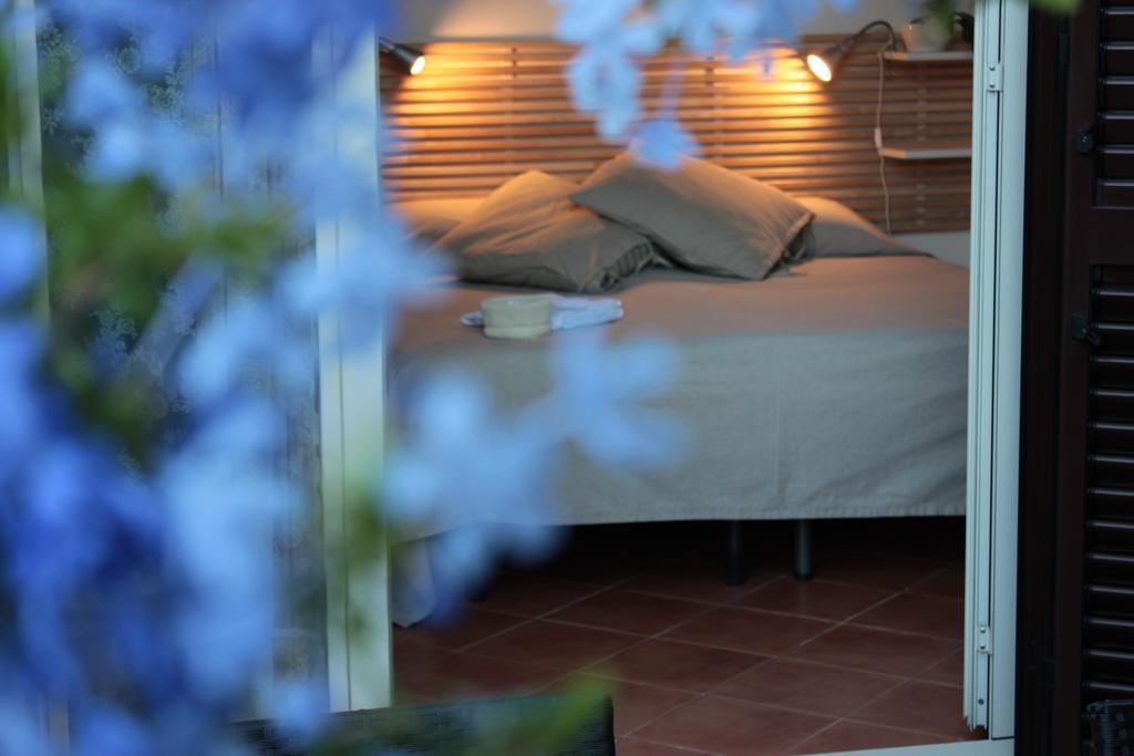 Terrazza Duomo Bed & Breakfast Наполи Стая снимка