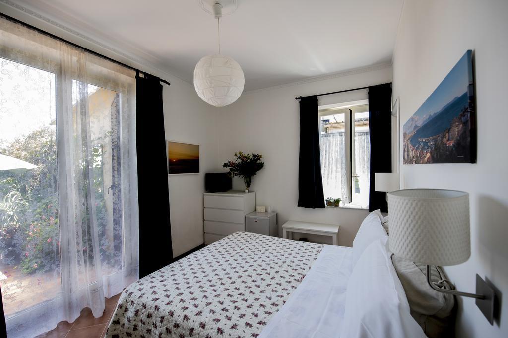 Terrazza Duomo Bed & Breakfast Наполи Екстериор снимка