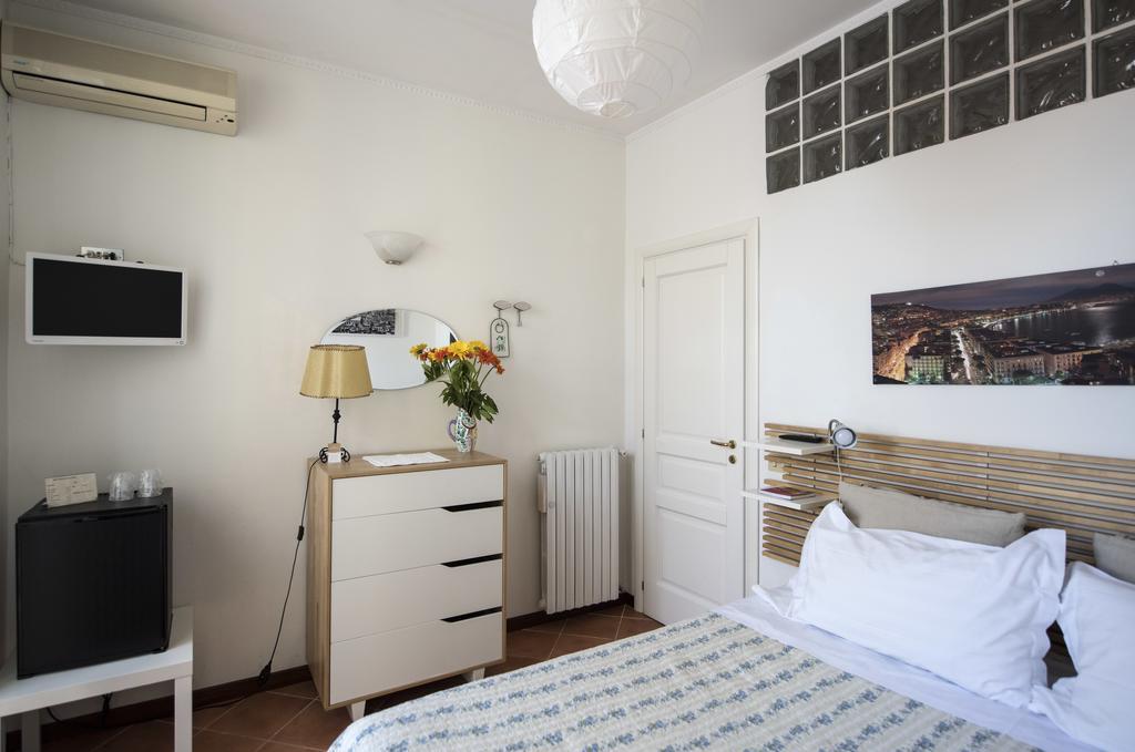 Terrazza Duomo Bed & Breakfast Наполи Екстериор снимка