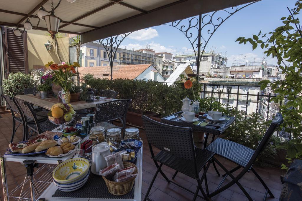 Terrazza Duomo Bed & Breakfast Наполи Екстериор снимка