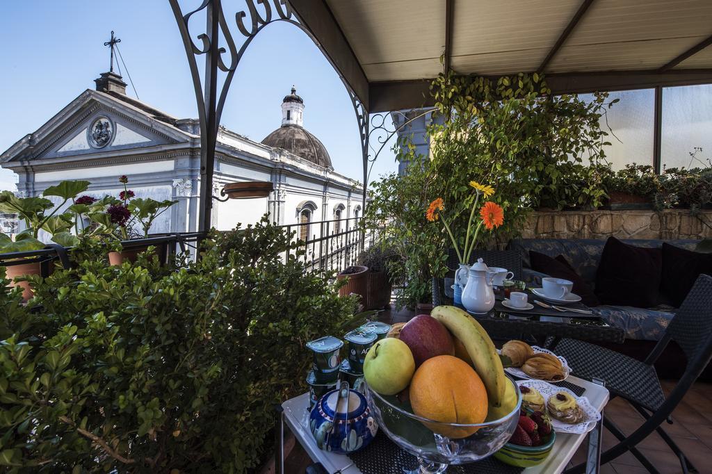 Terrazza Duomo Bed & Breakfast Наполи Екстериор снимка