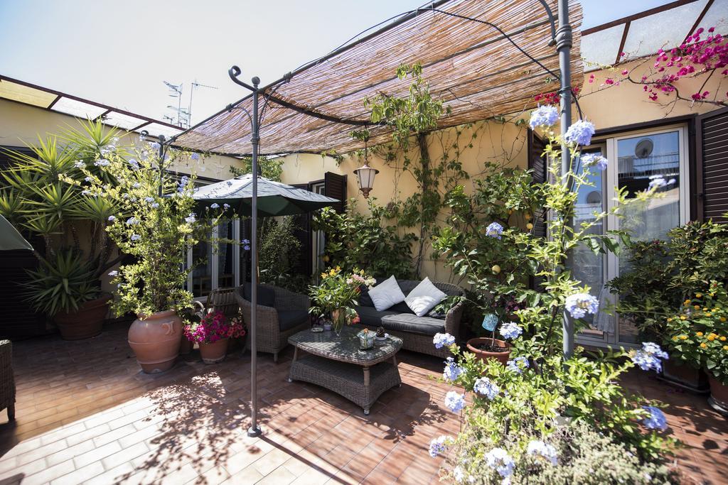 Terrazza Duomo Bed & Breakfast Наполи Екстериор снимка